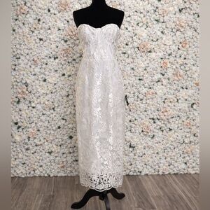 Lulus Brittley White
Embroidered Bustier Midi Dress